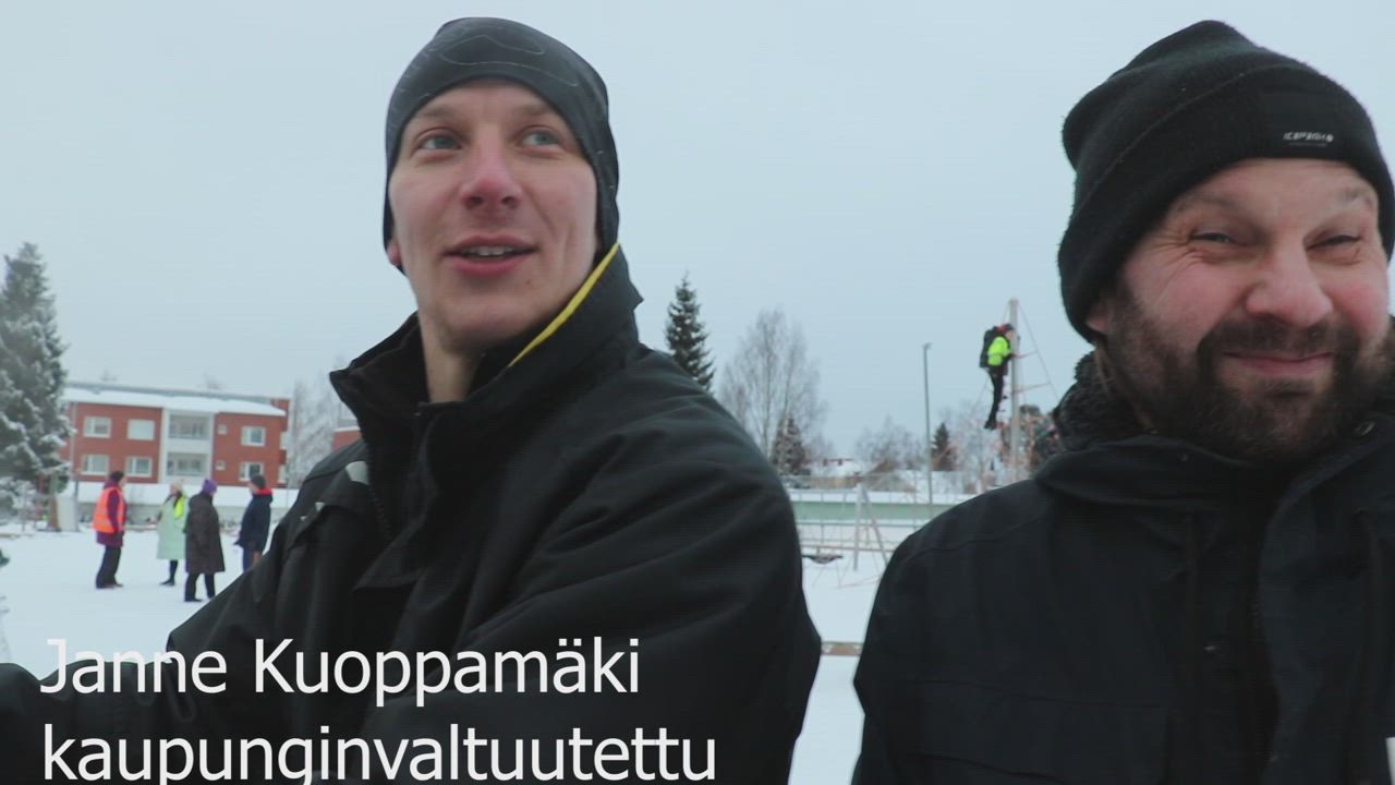 Niklas ja sadat muut oppilaat saivat lakkopäivänä hernekeittoa soppatykistä