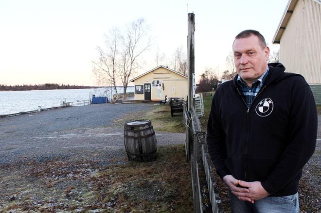 Jarmo Latikan mielestä vierasvenesataman viereen sopisi esimerkiksi kerrostalo. KUVA: LOTTA KALLIO