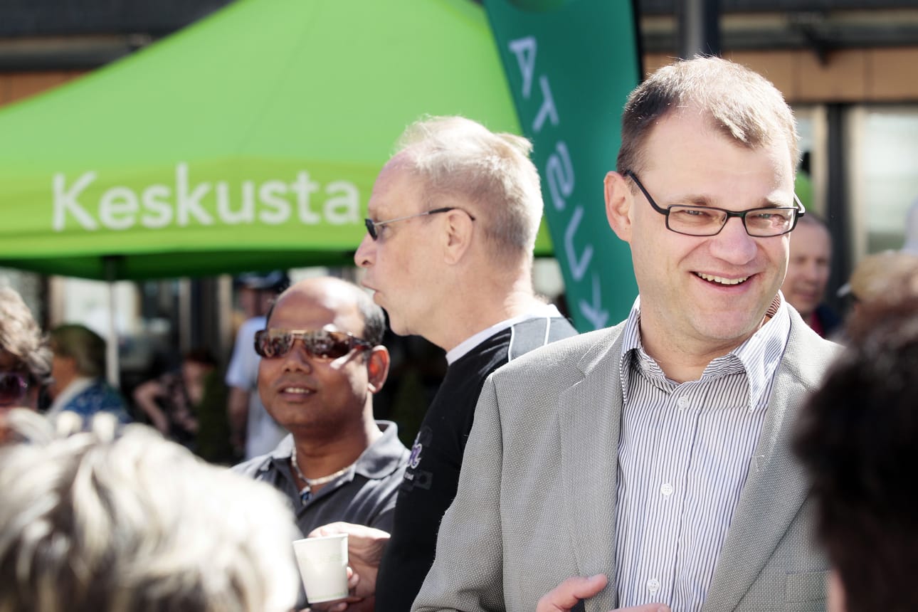 Keskustan puheenjohtaja Juha Sipilä kritisoi velkamaiden tukemista.