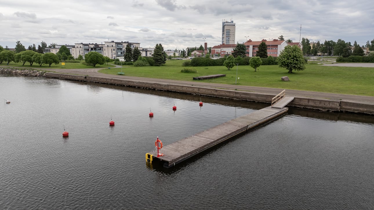 Saunalauttalaituri Thompsonin rannassa on toistaiseksi tyhjänä.