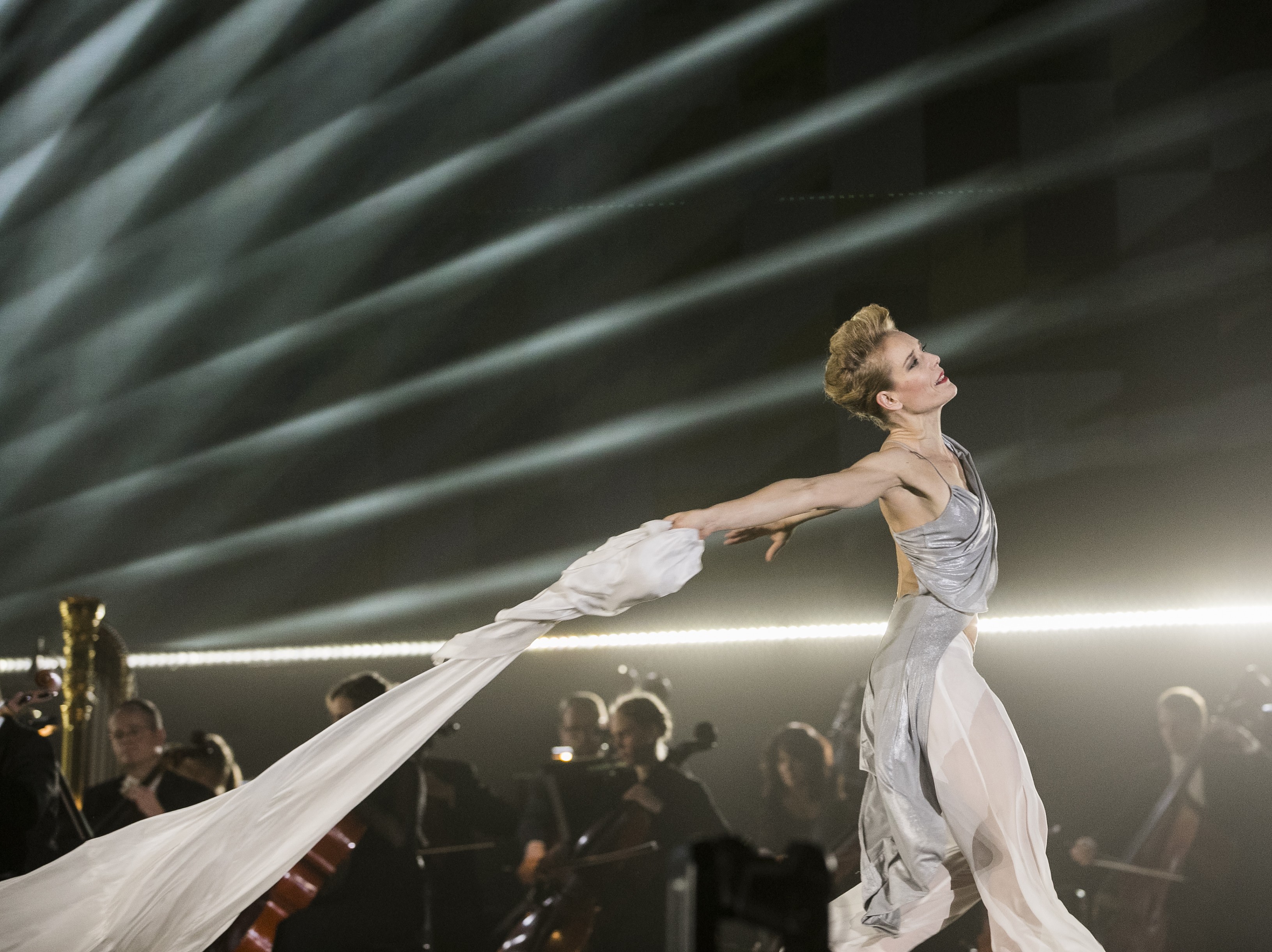 Valtakunnallinen Suomi 100-juhla Ouluhallissa.