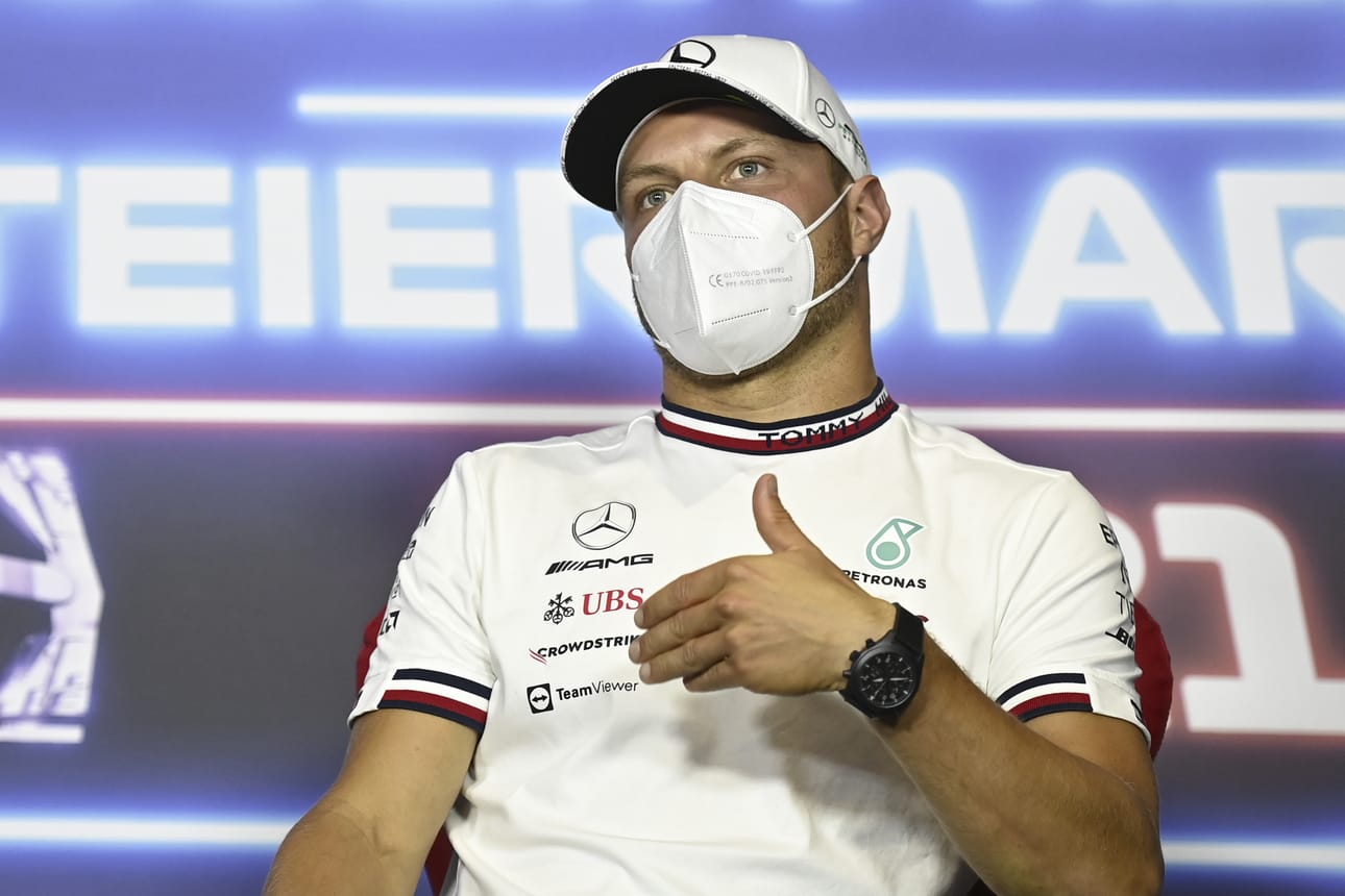 Valtteri Bottas vakuutti viihtyvänsä Mercedeksellä vaikka viime aikoina on vastoinkäymisiä riittänyt.