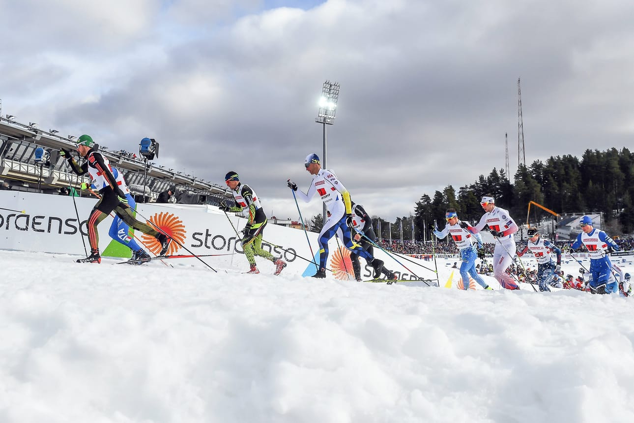 Miestin viesti hiihdettiin perjantaina Lahdessa. Pronssista käytiin dramaattinen taistelu.
