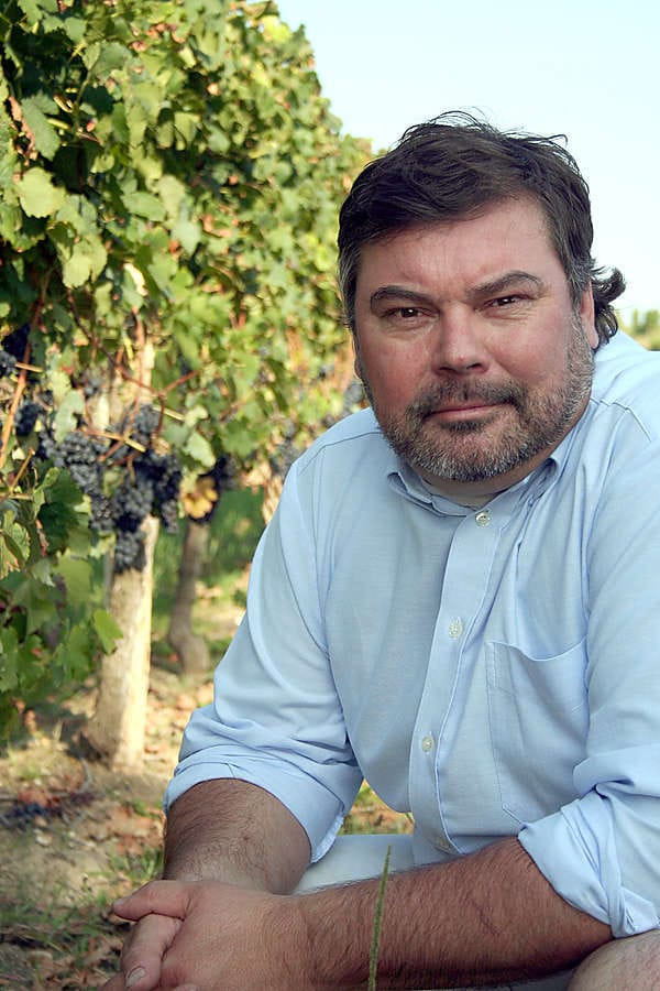 "Punaviinien kohdalla olen tällä hetkellä mieltynyt kevyisiin Pinot Noir -viineihin, jotka ovat jänteviä ja notkeita", Château Carsinin isäntä Juha Berglund kertoo.