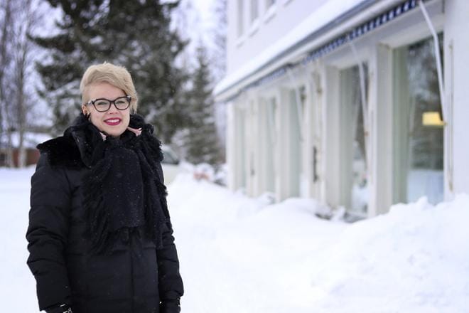 Teija Uitto-Kohonen vetää Vimpelissä hanketta, jonka tarkoituksena on elävöittää kirkonkylää. Hän tulee lisäksi miettimään keinoja esimerkiksi joulumarkkinoiden ja kesämarkkinoiden uudistamiseksi. KUVA: JOHANNA KATAJA