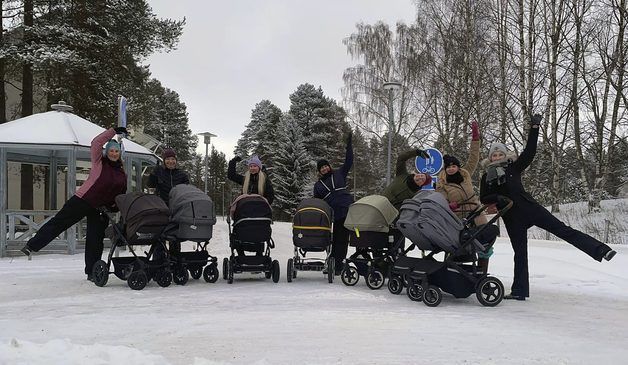 Tupoksen aktiiviset vaunuilijat ovat herättäneet ohikulkijoissakin mielenkiintoa.