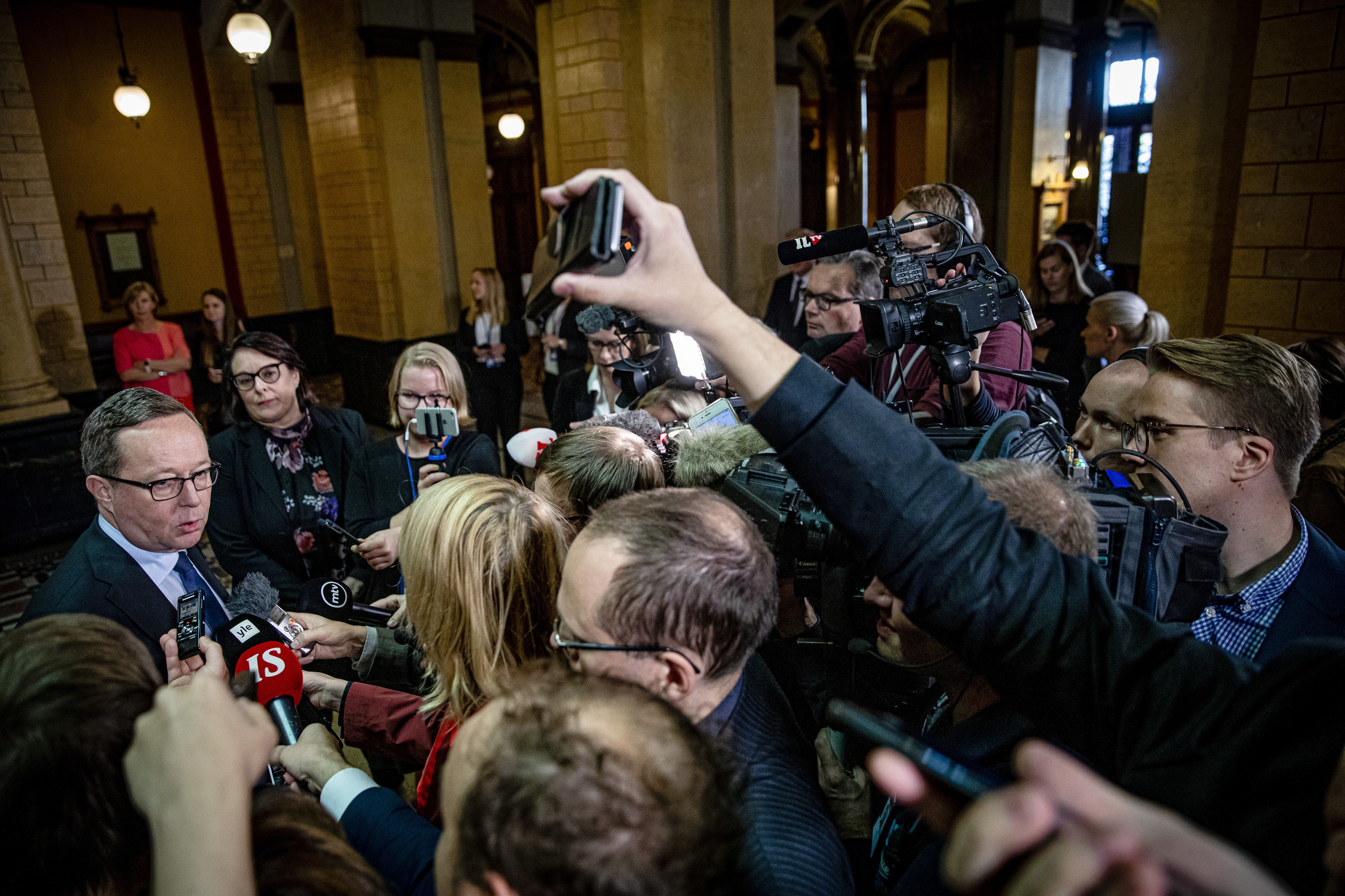 Valtiovarainministeri Mika Lintilän mukaan iltapäivän aikana päätetään korkeakouluille ja luonnonsuojeluun tulevat rahat.