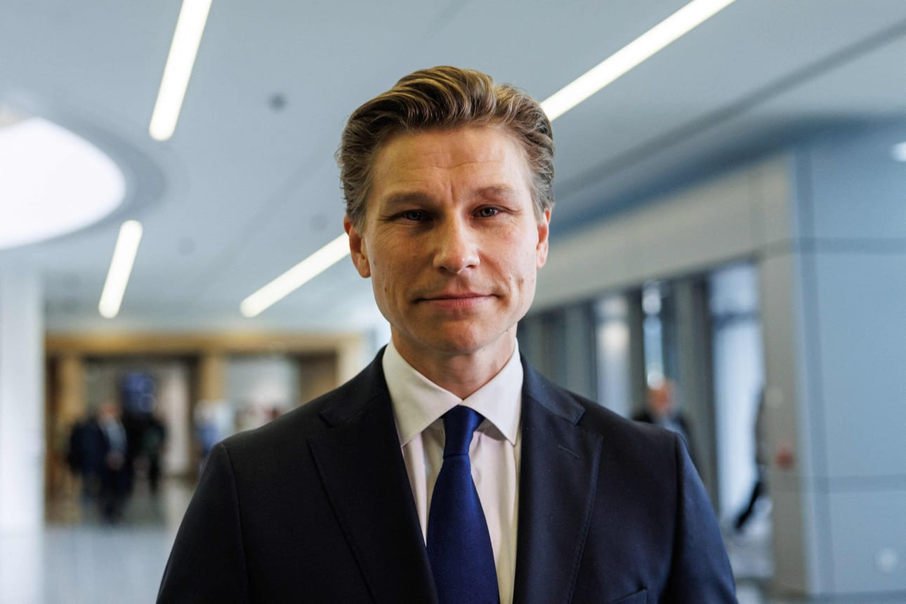 Suomen puolustusministeri Antti Häkkänen osallistui Nato-maiden puolustusministerien kokoukseen Brysselissä torstaina. Suomi on ilmaissut haluavansa Naton maavoimien alaesikunnan Suomeen.