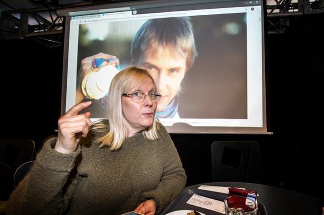 Näyttelijä Anna-Maija Valonen kertoo olevansa Matti Nykäsen ikätoveri, joten hän on seurannut mäkihyppääjän elämää hieman tarkemmalla silmällä.