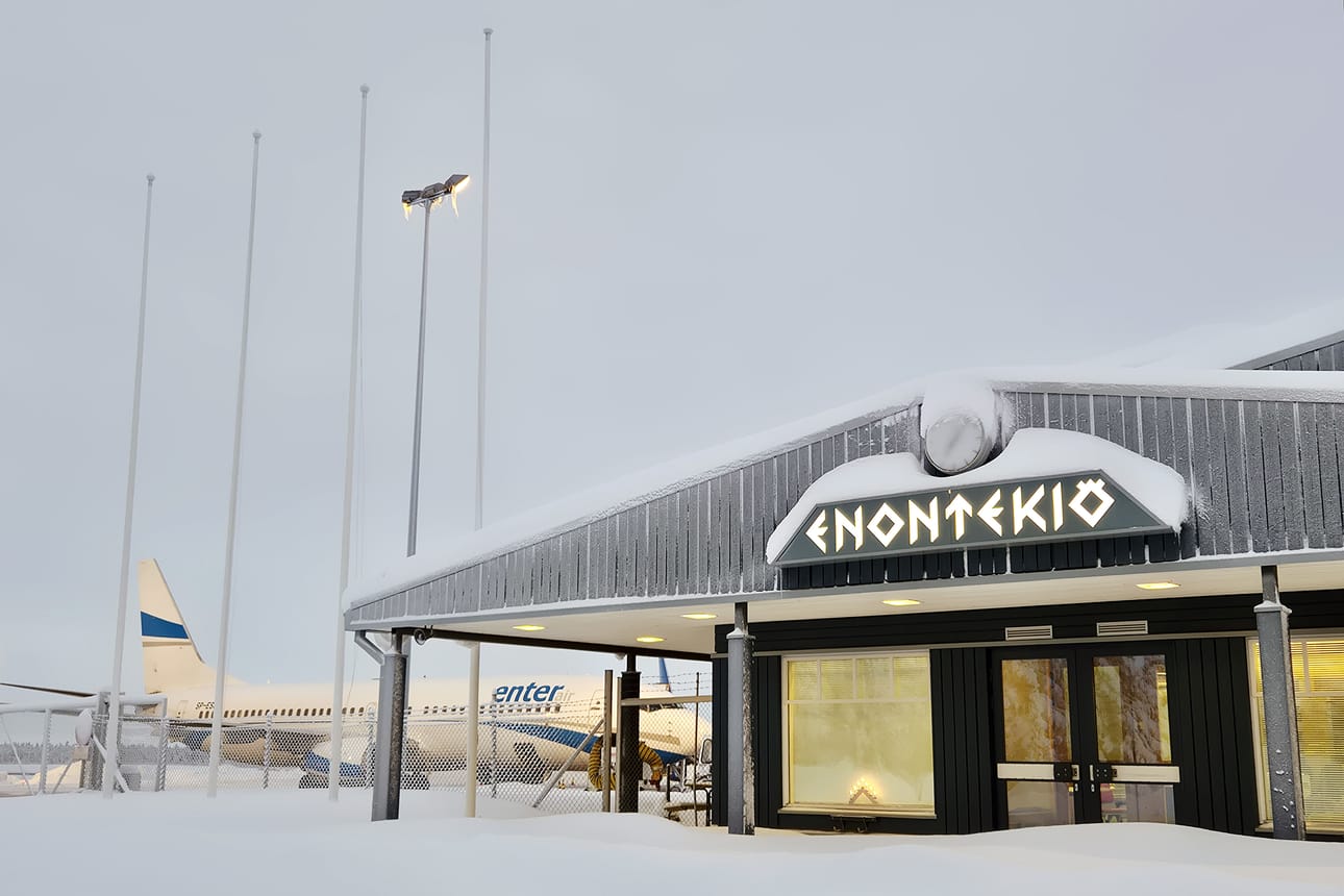 Enontekiön lentokenttä. Enontekiön lentokentälle on joulusesongin aikana laskeutunut 97 charter-lentoa.