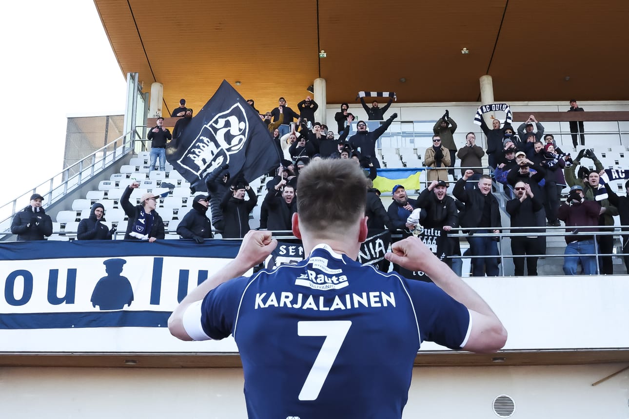 AC Oulun Rasmus Karjalainen tuuletti keskiviikkona maalia kahdesti, mutta kapteenin vahva vire ei tuottanut sarjapisteitä joukkueen laariin. Arkistokuva.