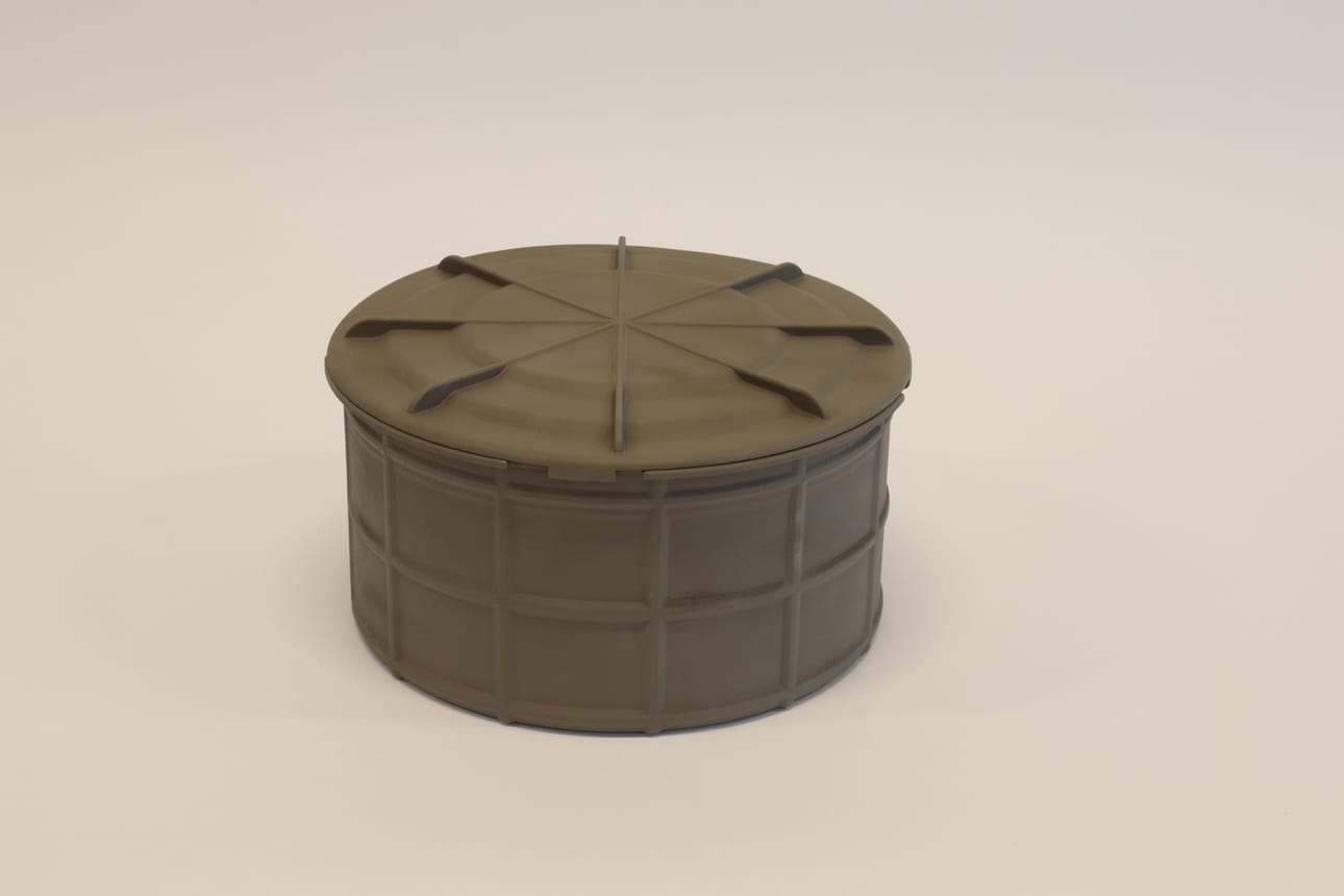 Hyppypanosta esiteltiin torstaina puolustusministeriössä pidetyssä tilaisuudessa.