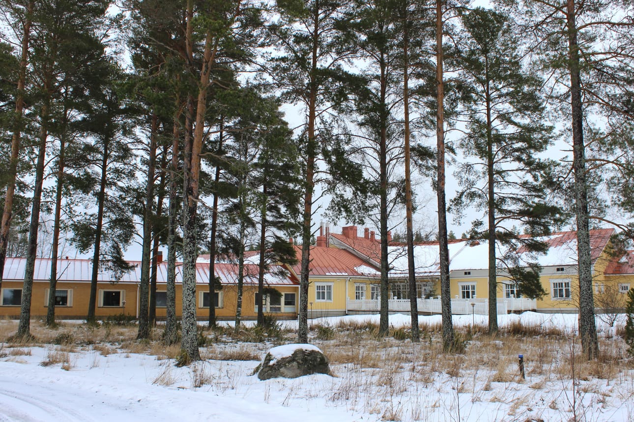 Ikäihmisten asumispalveluyksikkö Åldersro sijaitsee Peruksessa.