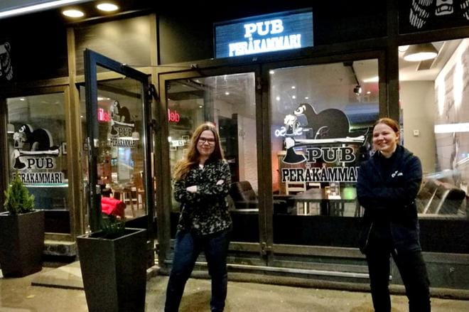 Karijokelaissyntyiset siskokset Jonna Oral ja Jenna Ranta-Mannila tekivät pohjalaisille turvasataman keskelle pääkaupungin vilskettä.