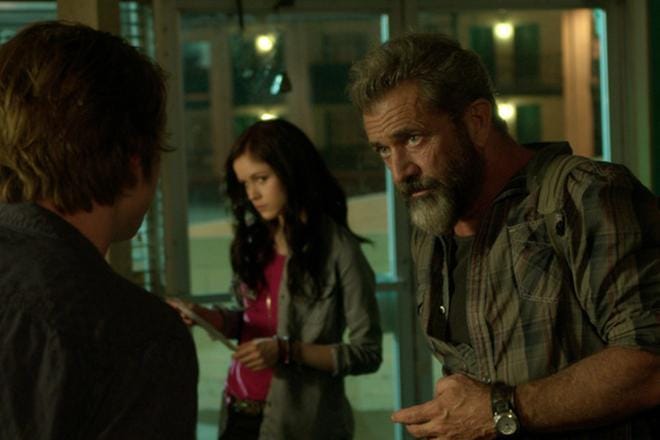 Mel Gibson näyttelee ehdonalaisessa olevaa entistä linnakundia John Linkiä, jonka 17-vuotias tytär Lydia on ajautunut huonoon seuraan ja itsepuolustukseksi ampuu huumediilerinä työskentelevän poikaystävänsä Jonahin. KUVA: Sub