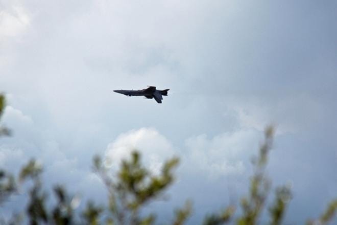 Hornet-hävittäjillä lennetään Vihuri 23 -harjoituksessa vielä torstaina. Kuva on otettu Ilmailuliiton vuoden 2020 päälentonäytöksessä Kauhavalla. ARKISTOKUVA.
