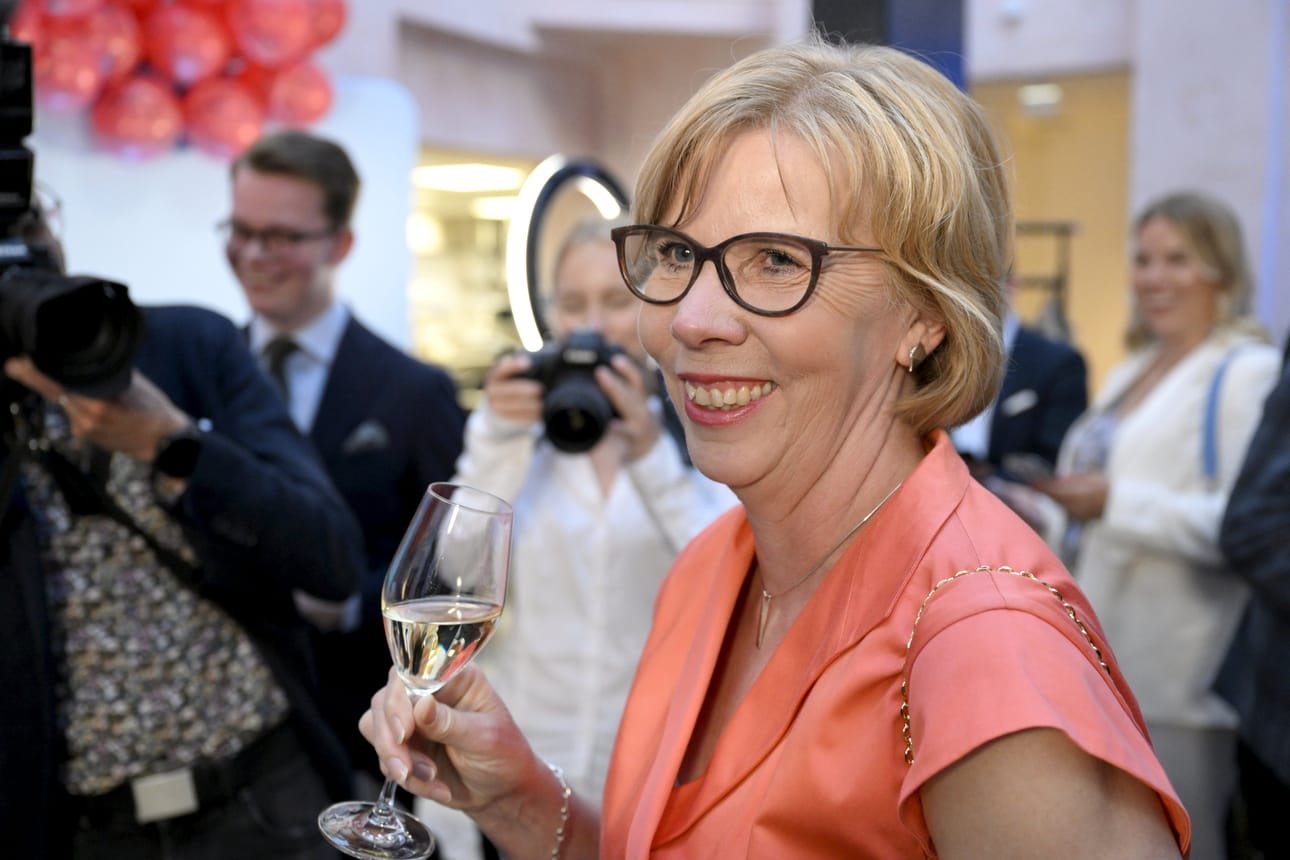 RKP:n puheenjohtaja, opetusministeri Anna-Maja Henriksson korosti, että RKP haluaa vaikuttaa myös siihen, että suomenruotsalaisetkin ovat edelleen edustettuina Brysselissä. LEHTIKUVA / Emmi Korhonen
