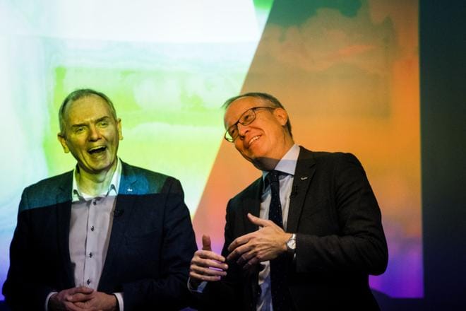 Norjalaisen Orklan edustajat infossa torstaina Helsingissä: vasemmalla Rabbe Wikström ja oikealla Håkon Mageli. KUVA: Joel Maisalmi