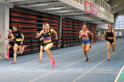 Elisabet Salmela nipisti ennätyksestään kahdeksan sadasosaa Tunturihallien 60 metrillä – Veitsiluodon Kisaveikkojen sprintterin vanha ennätys oli kolmen vuoden takaa