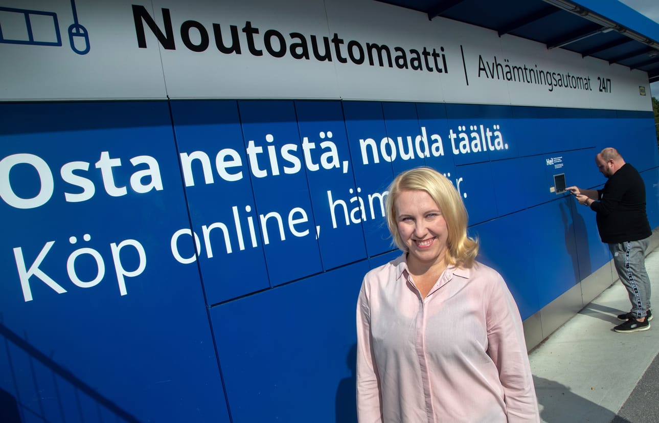 Verkkokauppatoimintojen päällikkö Mirva Sandström Ikea Suomesta kertoo, että verkkotilaukset voi noutaa myös itse liikkeestä, automaatista tai lastauslaiturilta.