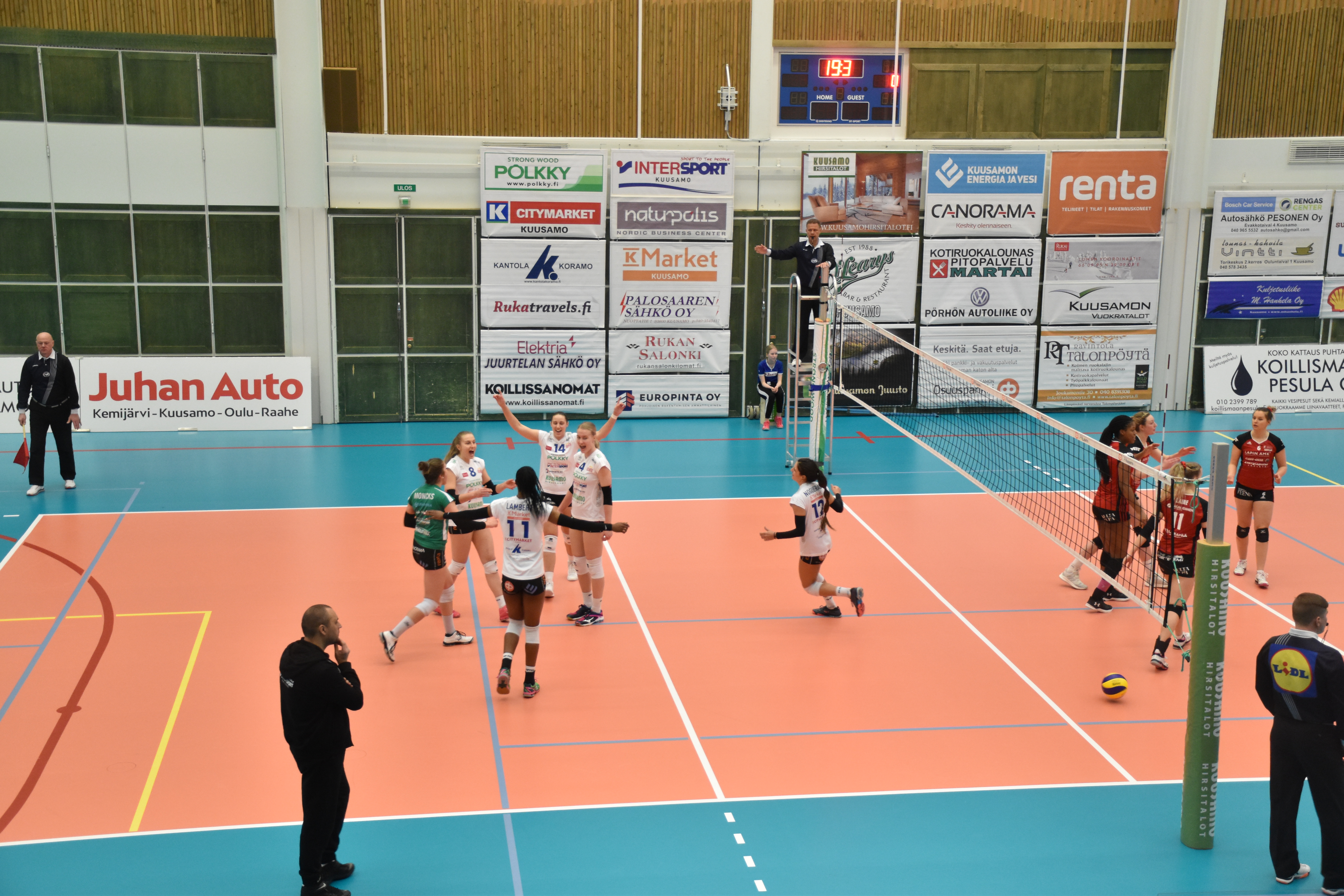 Pölkky Kuusamo oli selvästi WoVo Rovaniemeä vahempi torstai-illan kamppailussa.