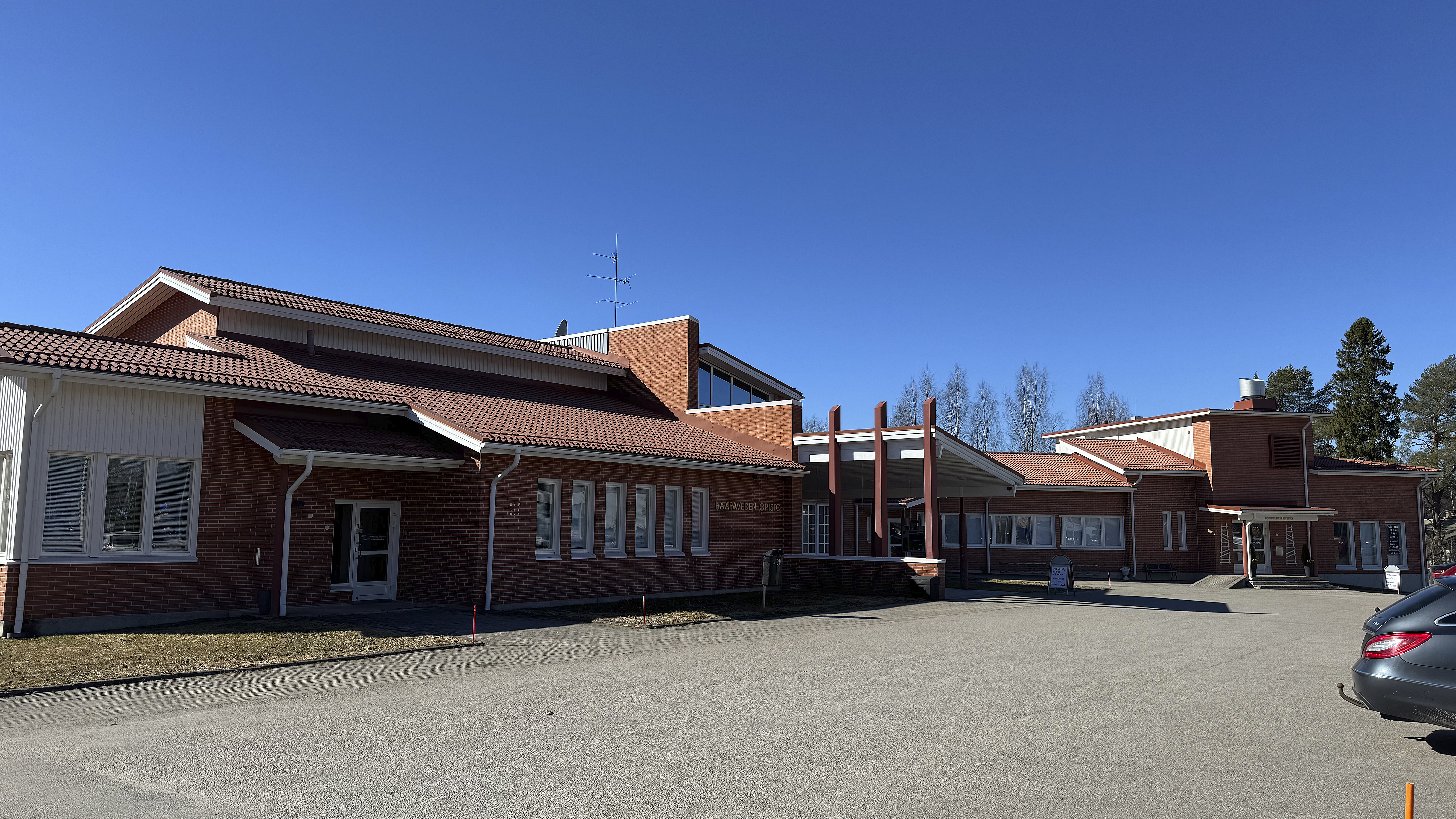 Seuraa Haapaveden kaupunginvaltuuston kokousta – Esityslistalla muun muassa viime vuoden tilinpäätös ja teollisuushallin rakentaminen