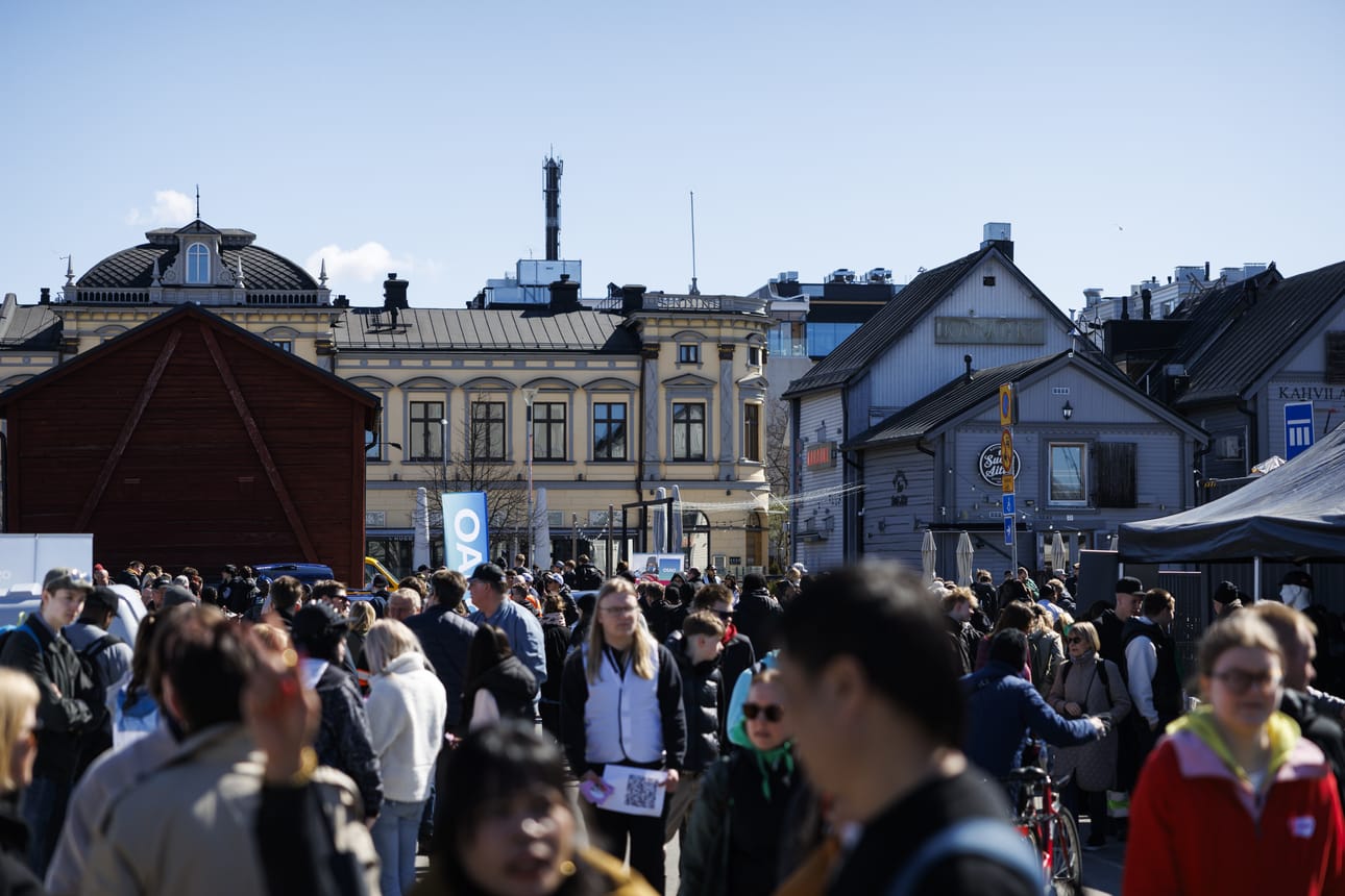 Amis osaa yhdessä -tapahtuma järjestettiin perjantaina kauppatorilla kello 12–15 välillä.