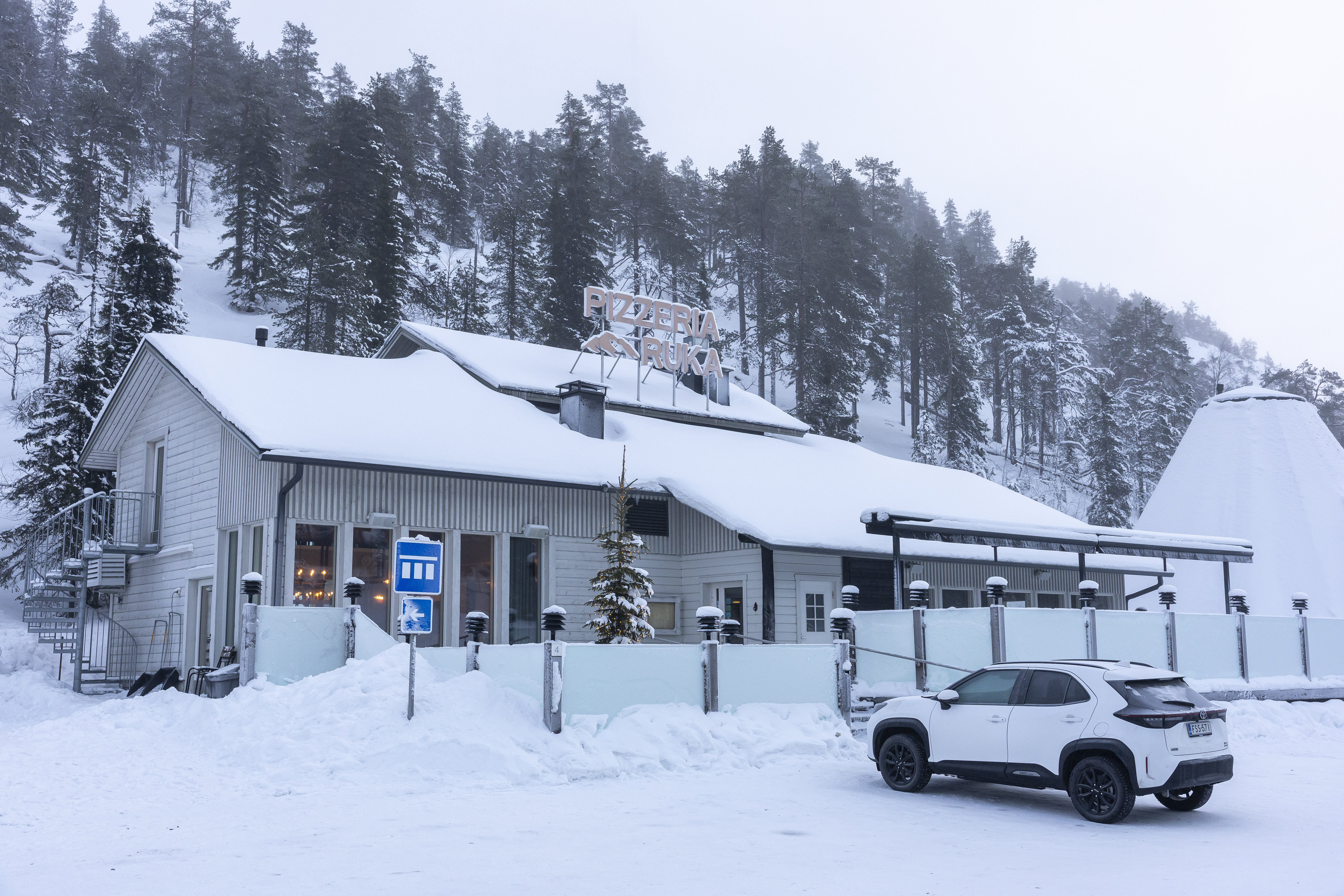 Pizzeria Ruka on vuosien varrella laajentunut, mutta sijainti on edelleen entisellään Kelo-rinteen juurella.