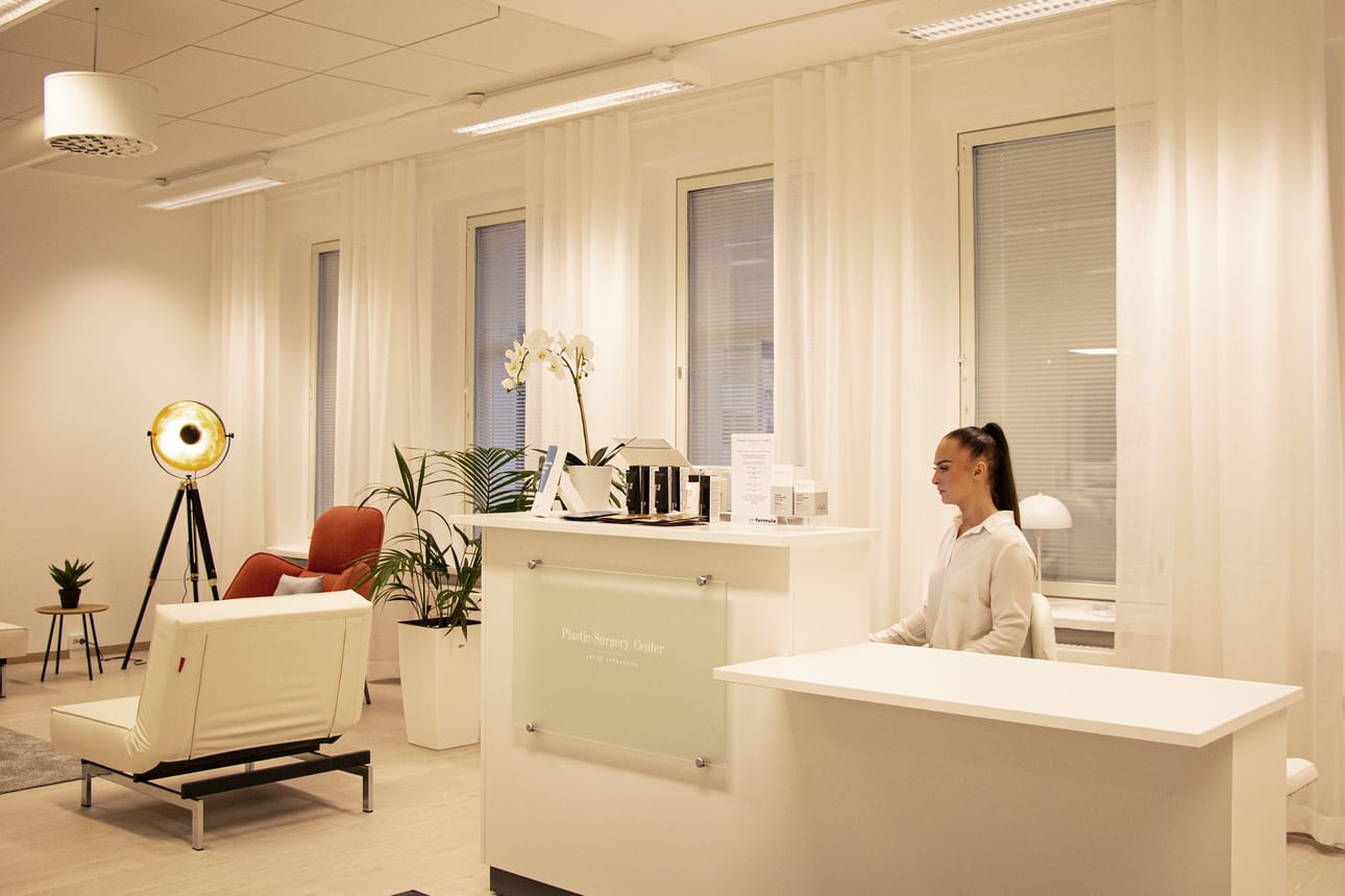 Oulun ydinkeskustassa sijaitseva Plastic Surgery Center on avoinna seitsemänä päivänä viikossa. Plastic Surgery Centerissä on laaja valikoima erilaisia palveluita terveyspalveluista esteettiseen kirurgiaan.