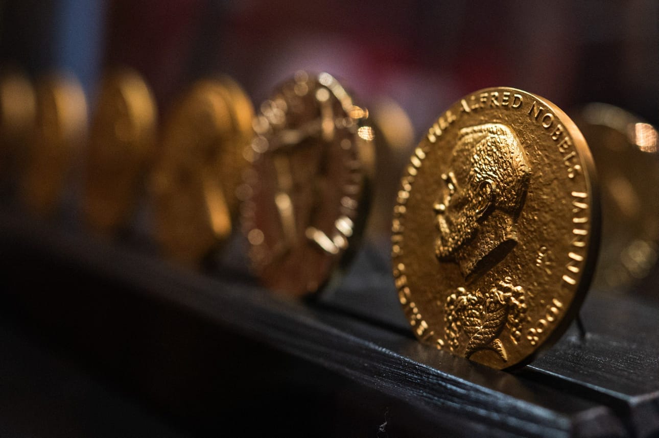 Tänään julkistetaan lääketieteen Nobel, huomenna ja ylihuomenna fysiikan ja kemian Nobelit. LEHTIKUVA/AFP
