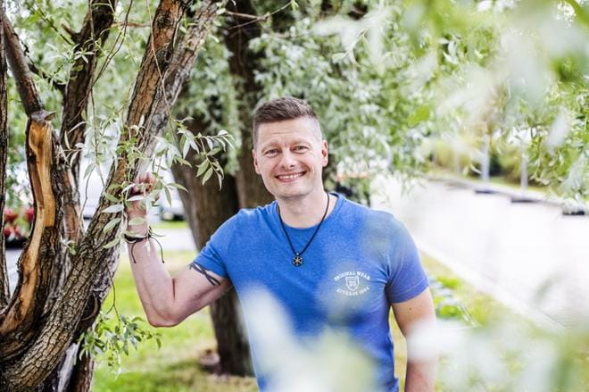Teinistä saakka esiintynyt, vuoden 1999 tangokuningas Petri Hervanto on edelleen innoissaan esiintyvän artistin työstä. KUVA: KRISTA LUOMA