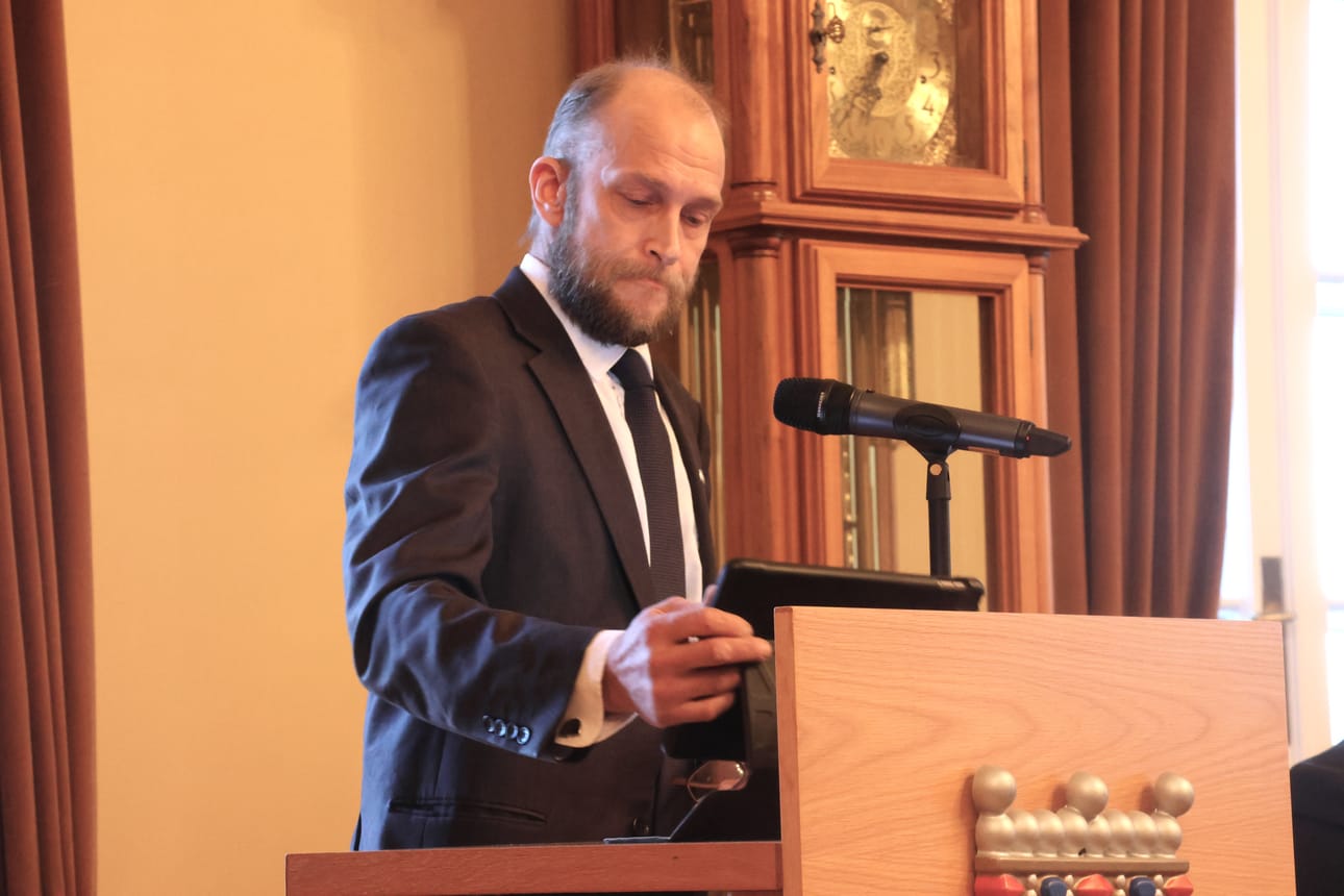 Henrik Anftolk toivoo,, että Kristiina olisi aloitteellinen ja kutsuisi Kaskisten ja Närpiön kaupungit kuntaliitosneuvotteluihin. Kolmen rannikkokaupungin kimppassa olisi noin 17 000 asukasta.