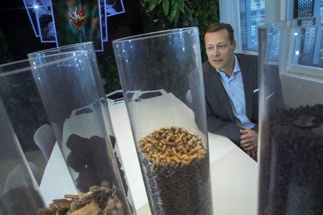 Vapon toimitusjohtaja Vesa Tempakan mukaan yksikkötuotantokustannukset nousevat voimakkaasti, kun energiaturpeen tuotantomäärät vähenevät. Vapo kertoi maanantaina säästöohjelman aloittamisesta. KUVA: Mauri Ratilainen / Arkisto