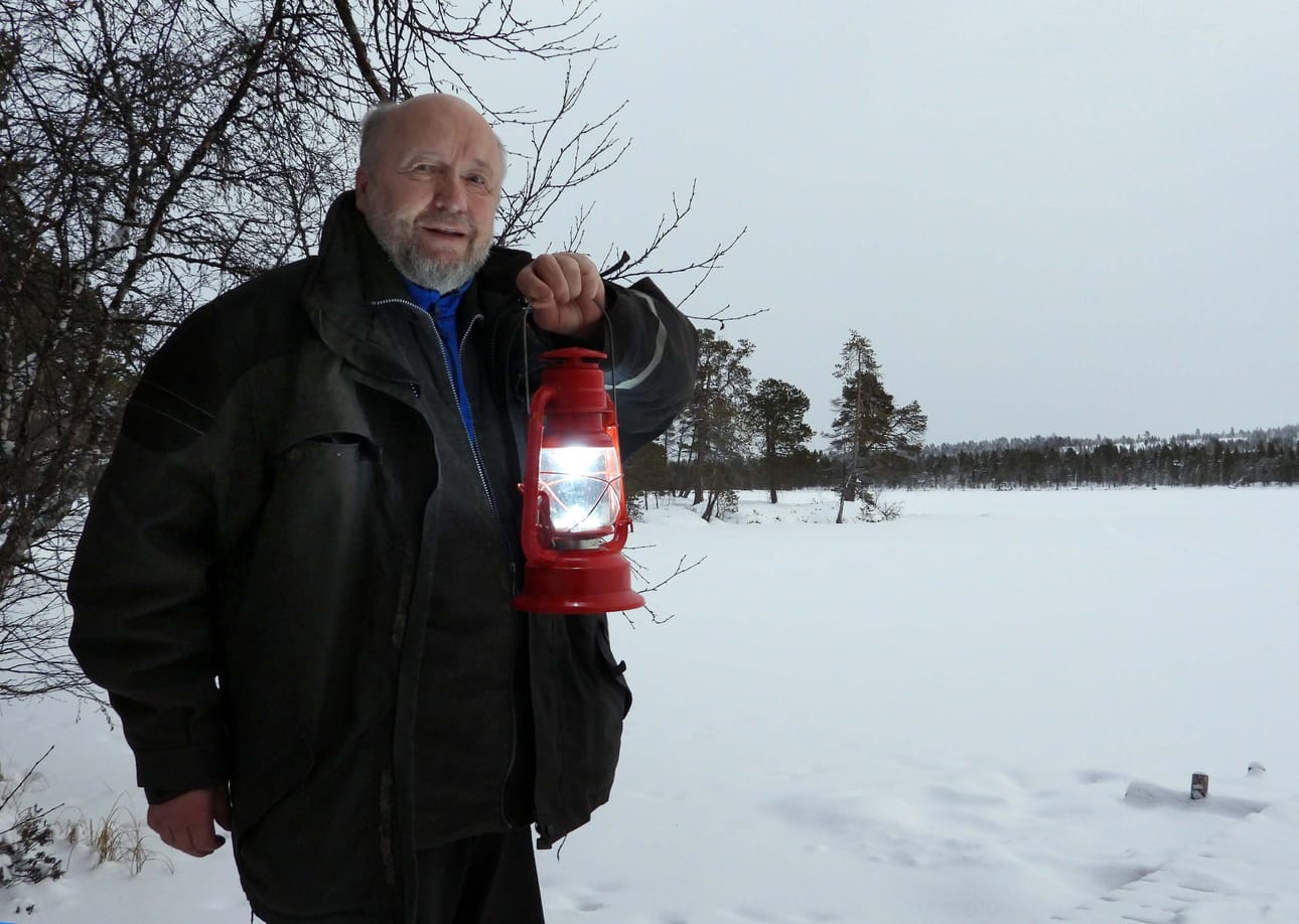 Valoa kaamokseen ja lämpöä pakkaseen Reima Mustonen on korona-aikana viritellyt Inarissa mökillä.
