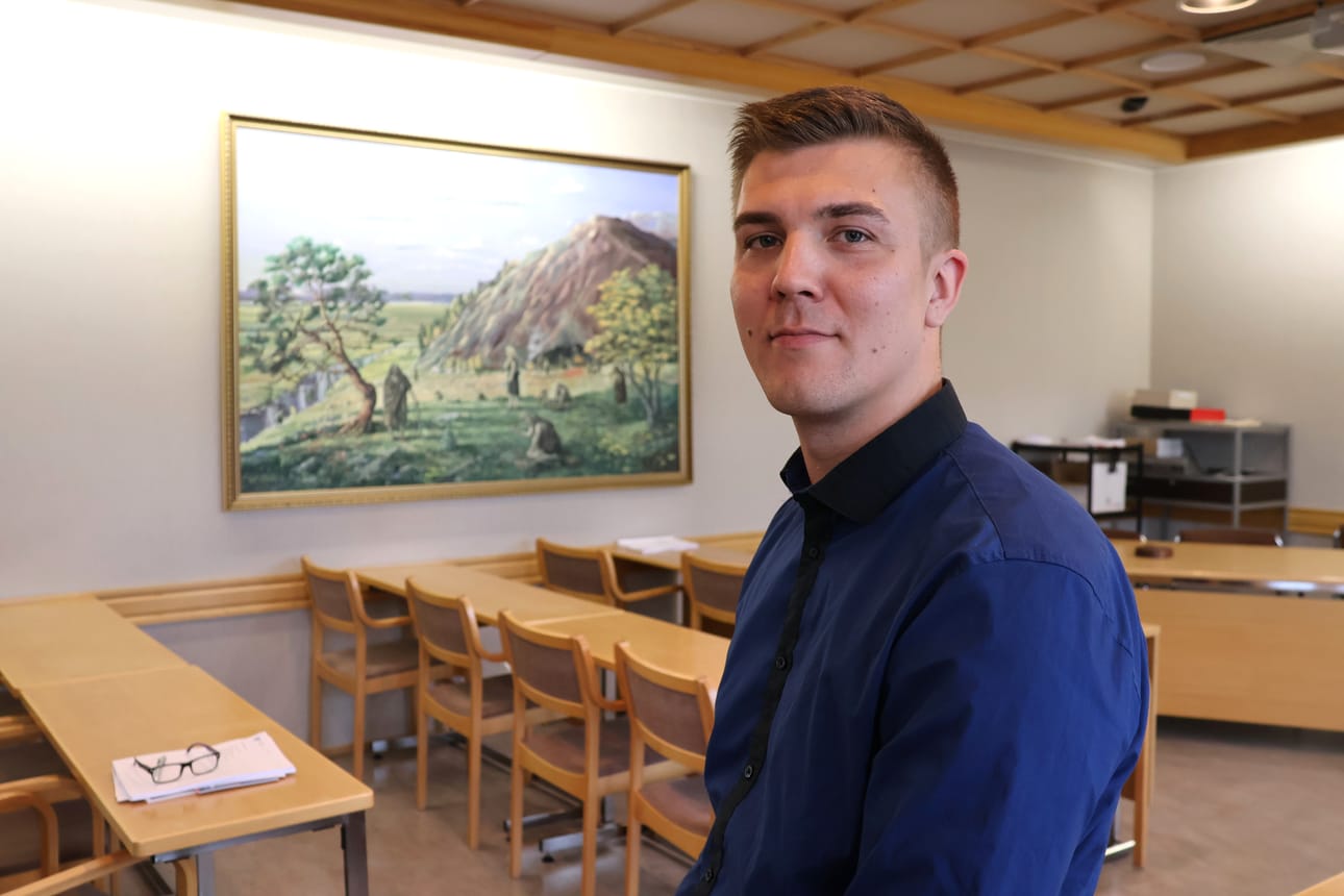Tarkastuslautakunnan puheenjohtajana Rami Aalto kävi läpi viime vuoden arviointikertomusta Karijoen kesäkuun valtuustossa.