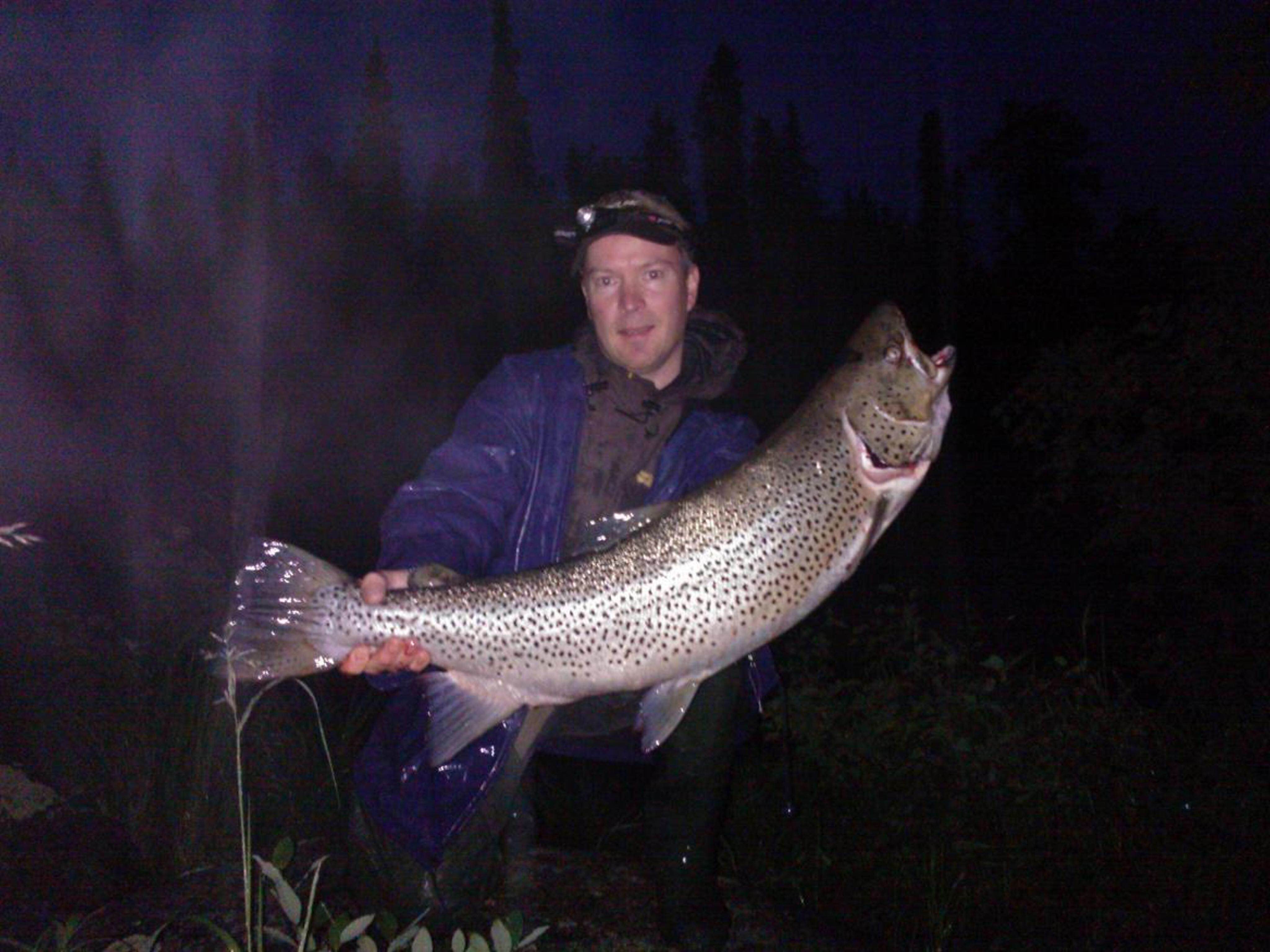 Teemu Riekin saama 7,2-kiloinen Kuusingin taimen valittiin Koillissanomien kalakisan voittajaksi. Riekille voitto oli toinen kerta.