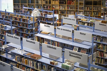 Omatoimiaika nosti reippaasti Raahen kirjaston kävijämääriä – Pyhäjoen kirjastolla kävijämäärät eivät ole palautuneet koronan jälkeen entiselleen