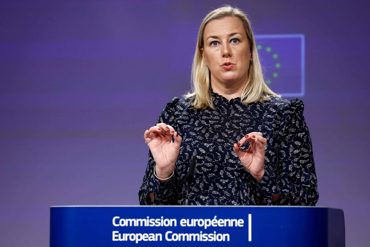 Jutta Urpilaisen asettamista presidentinvaaleihin ehdolle viivästyttää Ilta-Sanomien mukaan työ EU-komissaarina, sillä hänen on jäätävä tehtävästä sivuun heti nimittämisen jälkeen. LEHTIKUVA/AFP