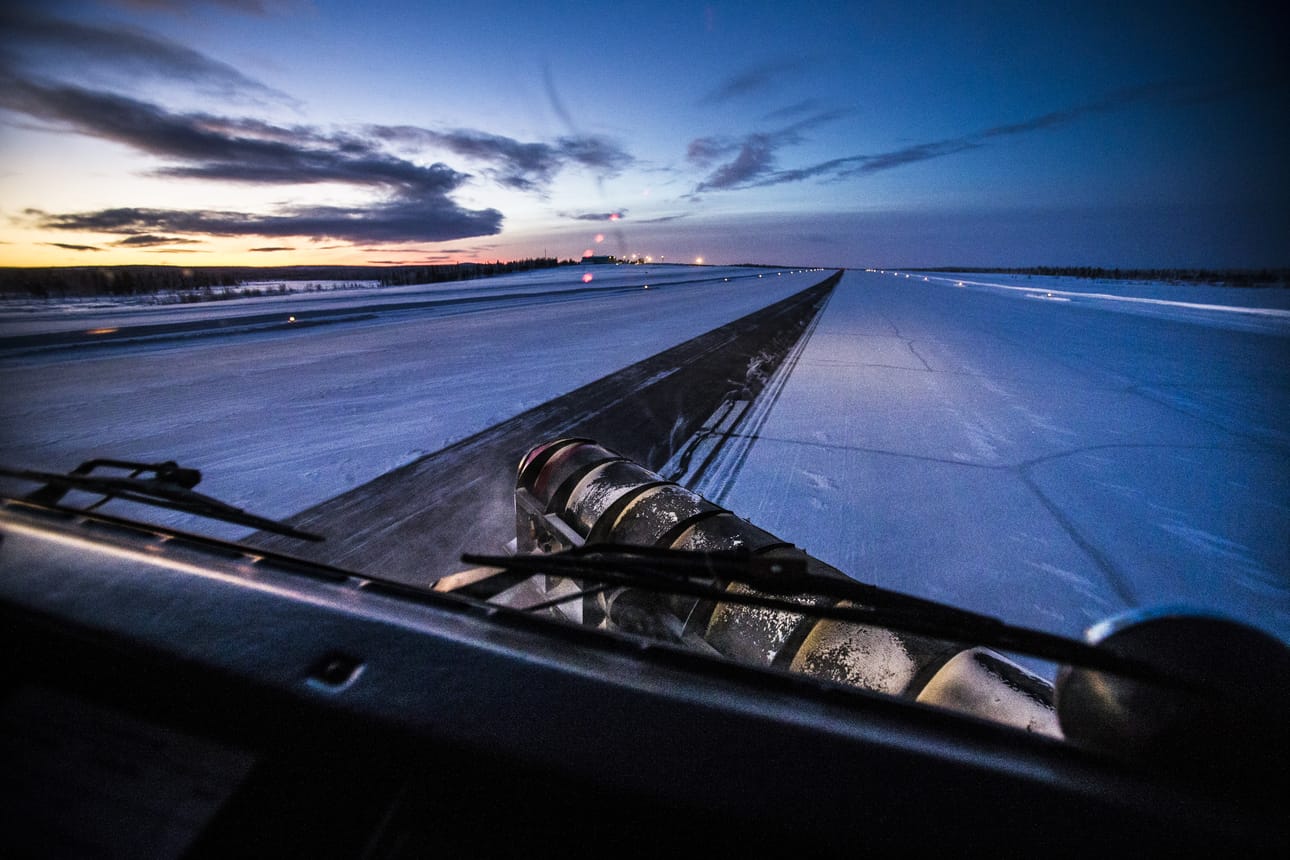 Finavia on valtion kokonaan omistama julkinen osakeyhtiö. Omistajaohjauksesta vastaa valtioneuvoston kanslian omistajaohjausosasto.