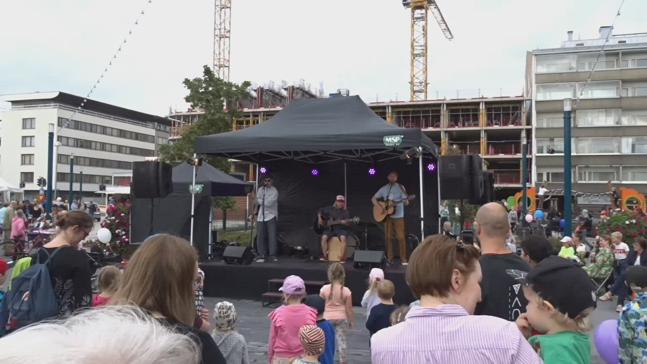 Mannerheiminpuiston avajaiset ja venetsialaiset
