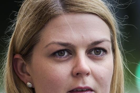 Linnea West lupaa, että lautakunta ottaa Vanhan Vaasan kouluongelman tosissaan.