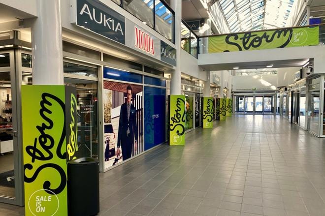 Vaasan ylätorilla sijaitsevassa Rewell Centerin kauppakeskuksessa oli viime viikon maanantaina hiljaista. Arkistokuva: Christian Nylund