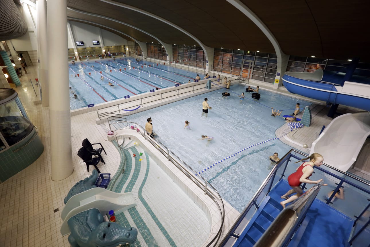 Zimmari jouduttiin tyhjentämään uimareista tulipalon vuoksi. Arkistokuva.