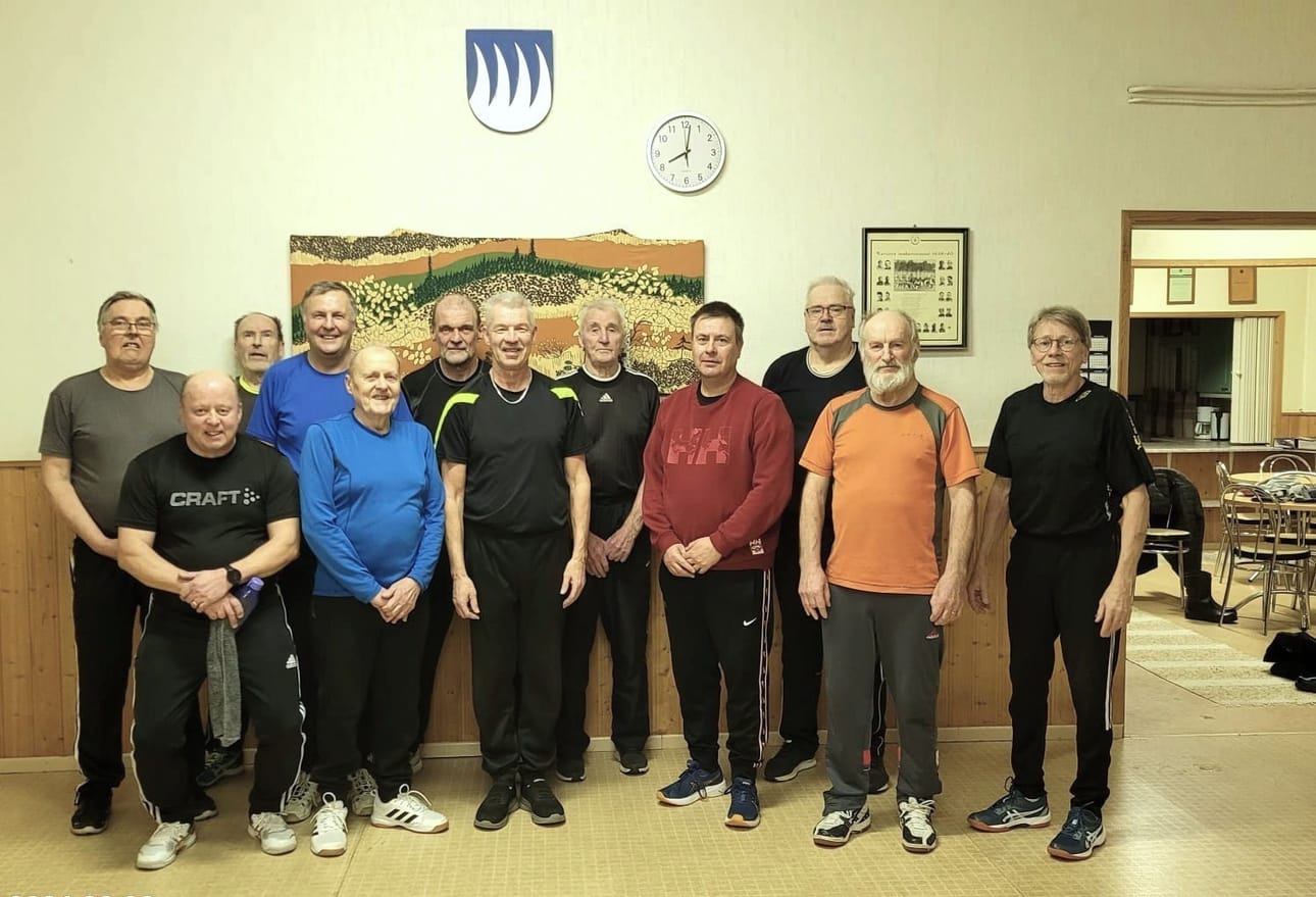 Leo Länsimäki (vas.), Pasi Heiniluoma, Kalevi Haaramo, Kai Ohlgren, Pentti Perttula, Veijo Latva, Seppo Leppäranta, Jussi Honkilahti, Timo Perkiömäki, Kari-Pekka Lammi, Esa Saukko ja Markku Pakkanen.