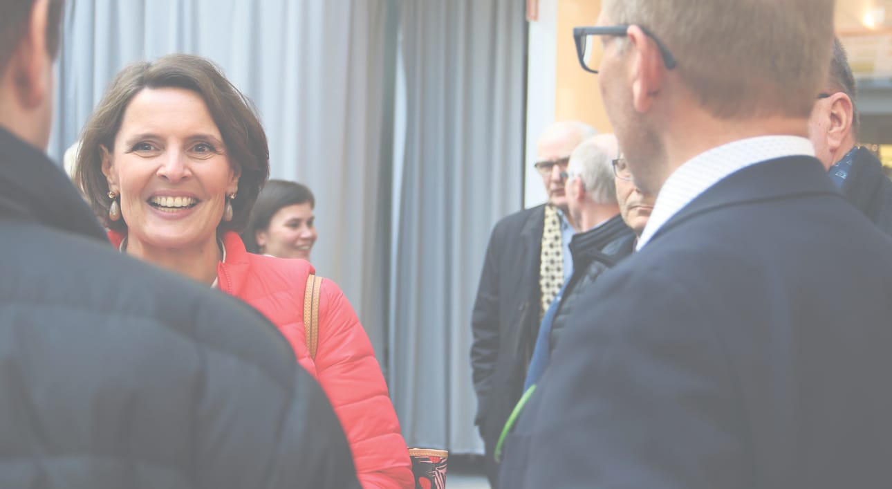 Liikenne- ja viestintäministeri Anne Berner sai lämpimän vastaanoton pohjoisessa.