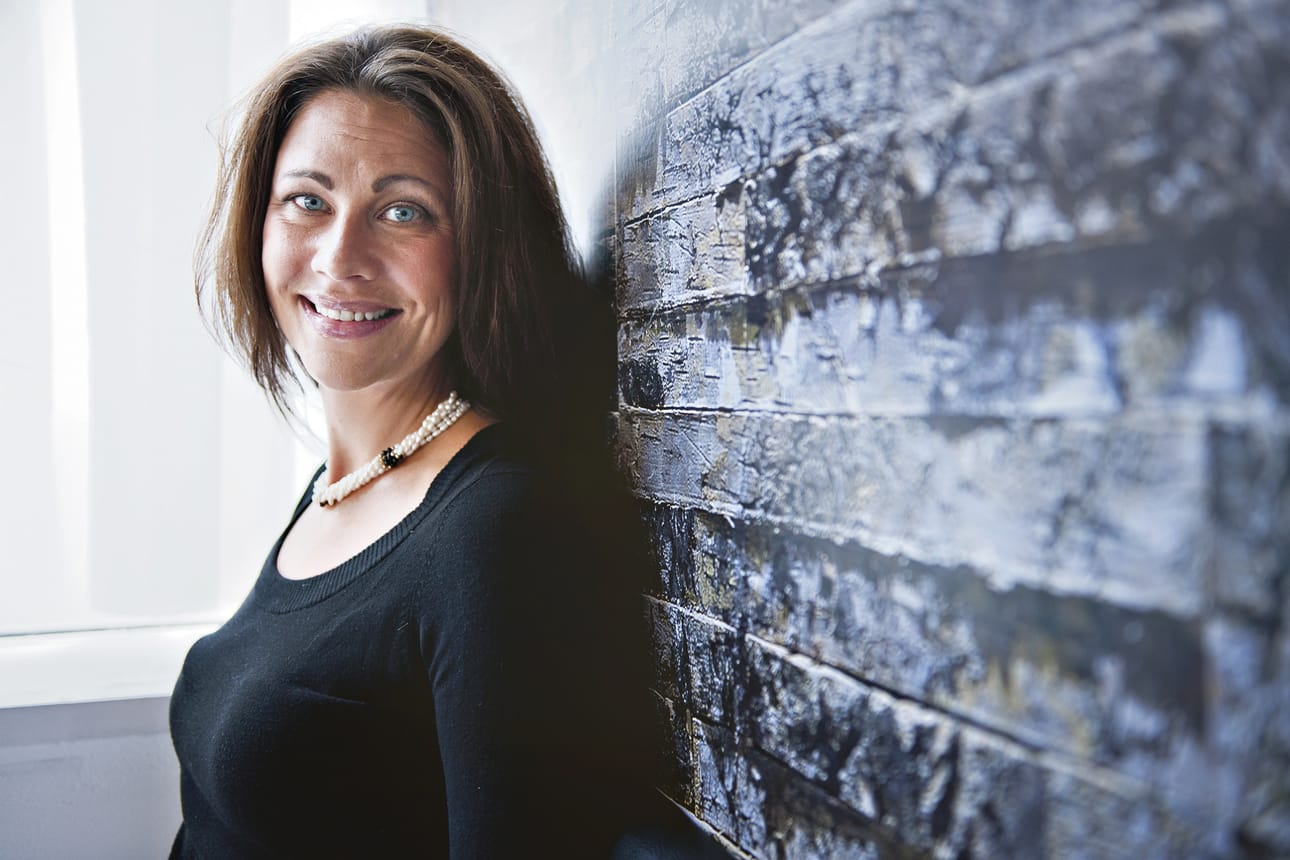 Sonja Catani huomasi, että hänestä googlettamalla löytyvät hakutulokset eivät vastanneet todellisuutta. Hän ryhtyi suunnittelemaan, miten saisi muovattua nettiminänsä todenmukaiseksi.