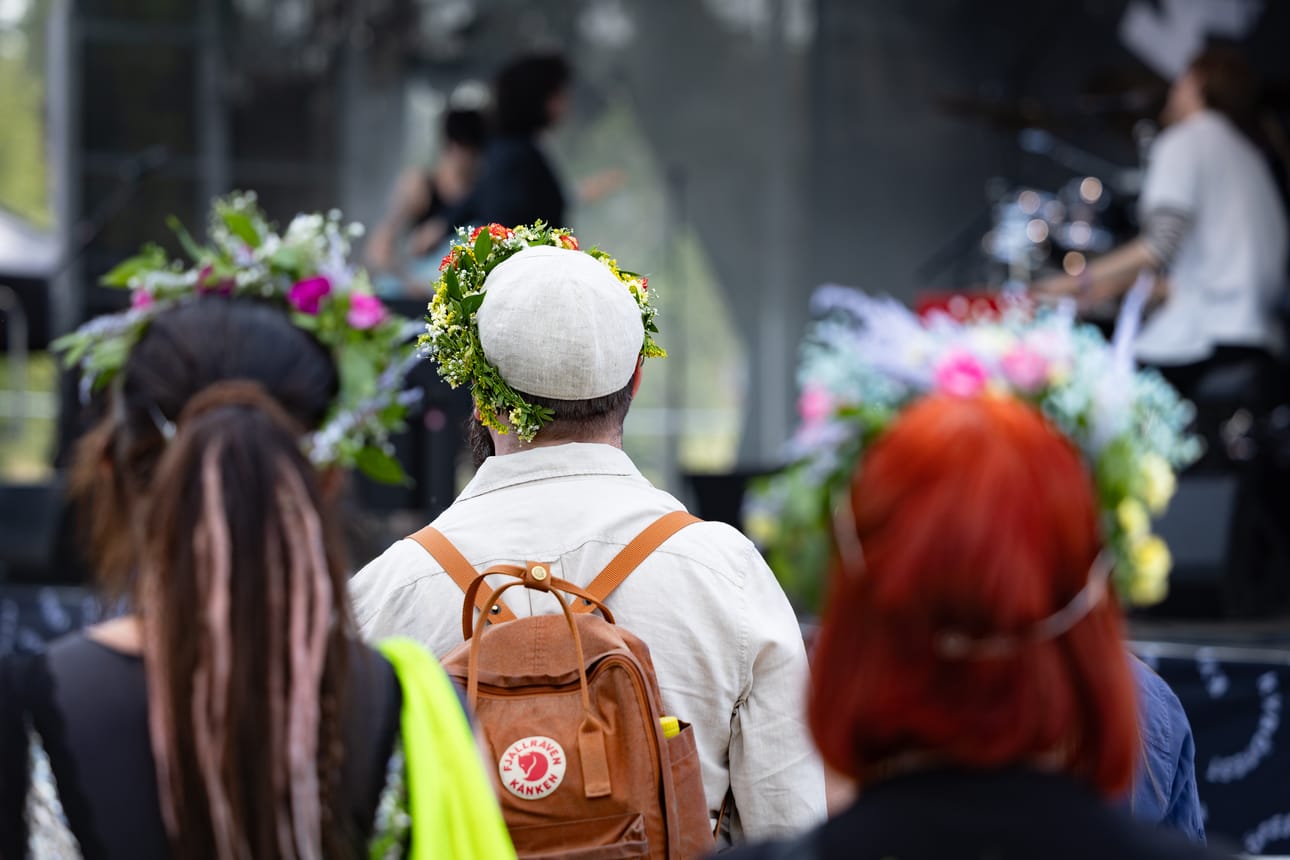 Kukkaseppele on Kyröfest-kävijöiden vakiovaruste.