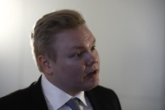 – Maakunnissa mietitään kaupungistumiskeskustelun pyörteissä sitä, onko maakunnilla enää mitään arvoa. Tätä taustaa vasten toivon, että presidentti on koko maan presidentti edelleen, sanoo keskustan varapuheenjohtaja Antti Kurvinen.