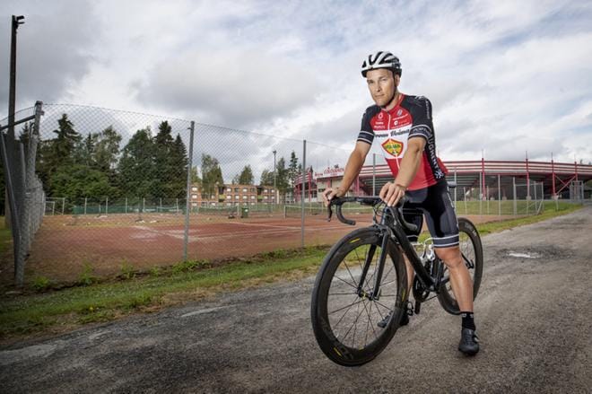 Riku Övermark haaveilee maantiepyöräilyn SM-mitalista. KUVA: JAAKKO ELENIUS