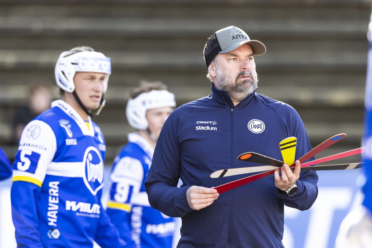 Ilkka Hirvosen luotsaama Lippo oli runkosarjassa voittamaton.